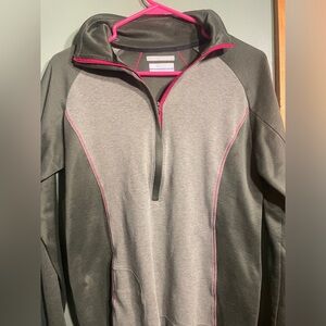 Columbia Women's Black and Gray Pullover Top